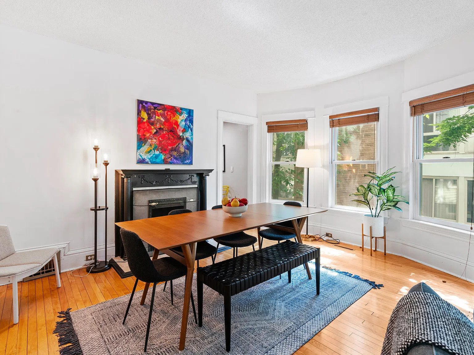 3 bed, 1.5 bath, 1500 sqft, $4,600 — Photo 1