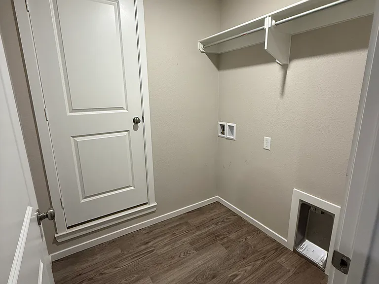 6720 Stake Ave — Photo 8