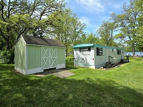5th image of 8386 Willow Dr