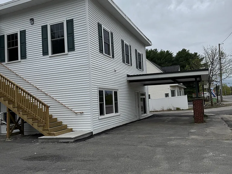 162 Narragansett St #8 — Photo 9