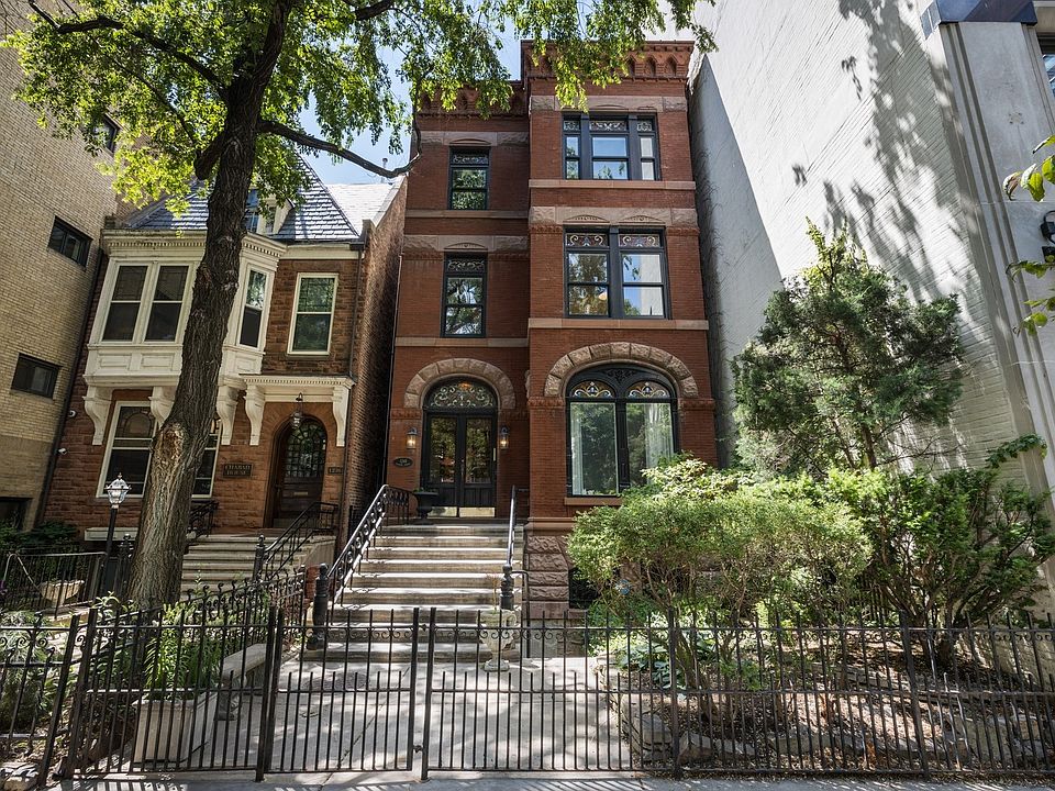 1st image of 1240 N Dearborn Pkwy #2