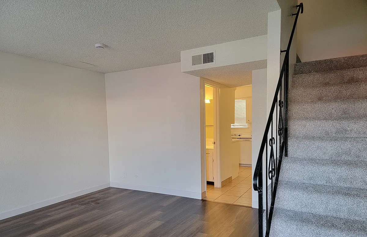 Building Photo - 3787 N Abby St #105