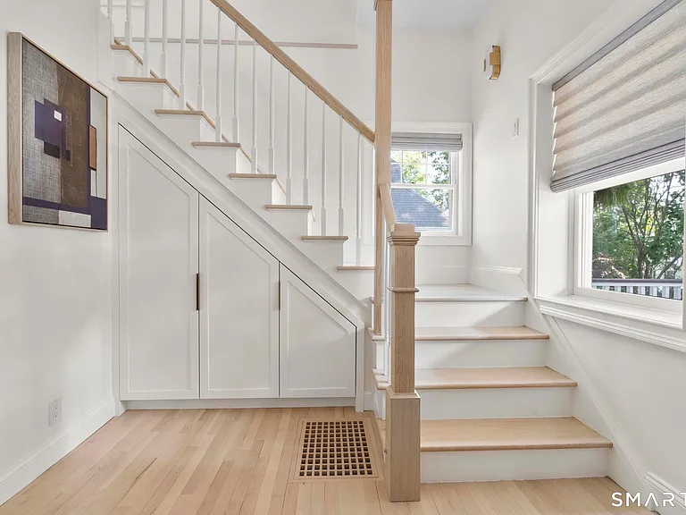 13 Sunnyside Ave — Photo 11