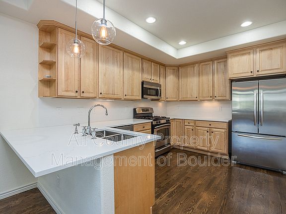 3rd image of 270 Laramie Blvd