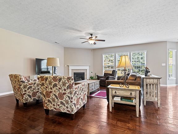 3rd image of 1332 Mayfield Ct
