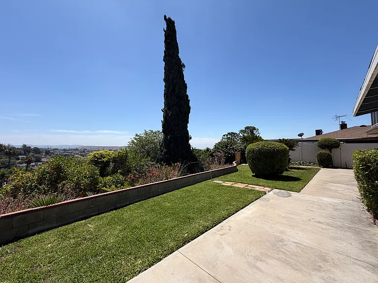 1100 S Isabella Ave — Photo 19