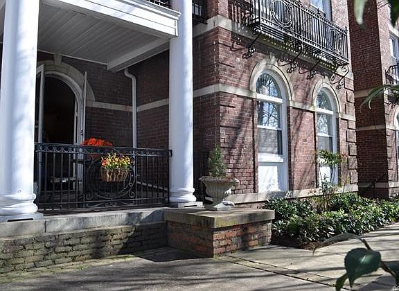 3rd image of 503 W Davis Ave #1