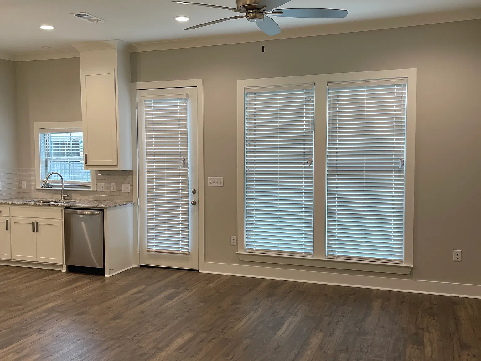 3 bed, 2.5 bath, 1848 sqft, $2,295 — Photo 4