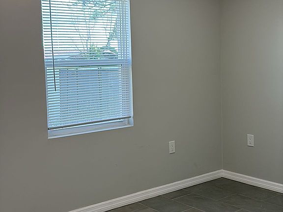 3rd image of 554 Floral Dr