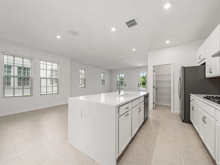2402 Celebration Blvd — Photo 12