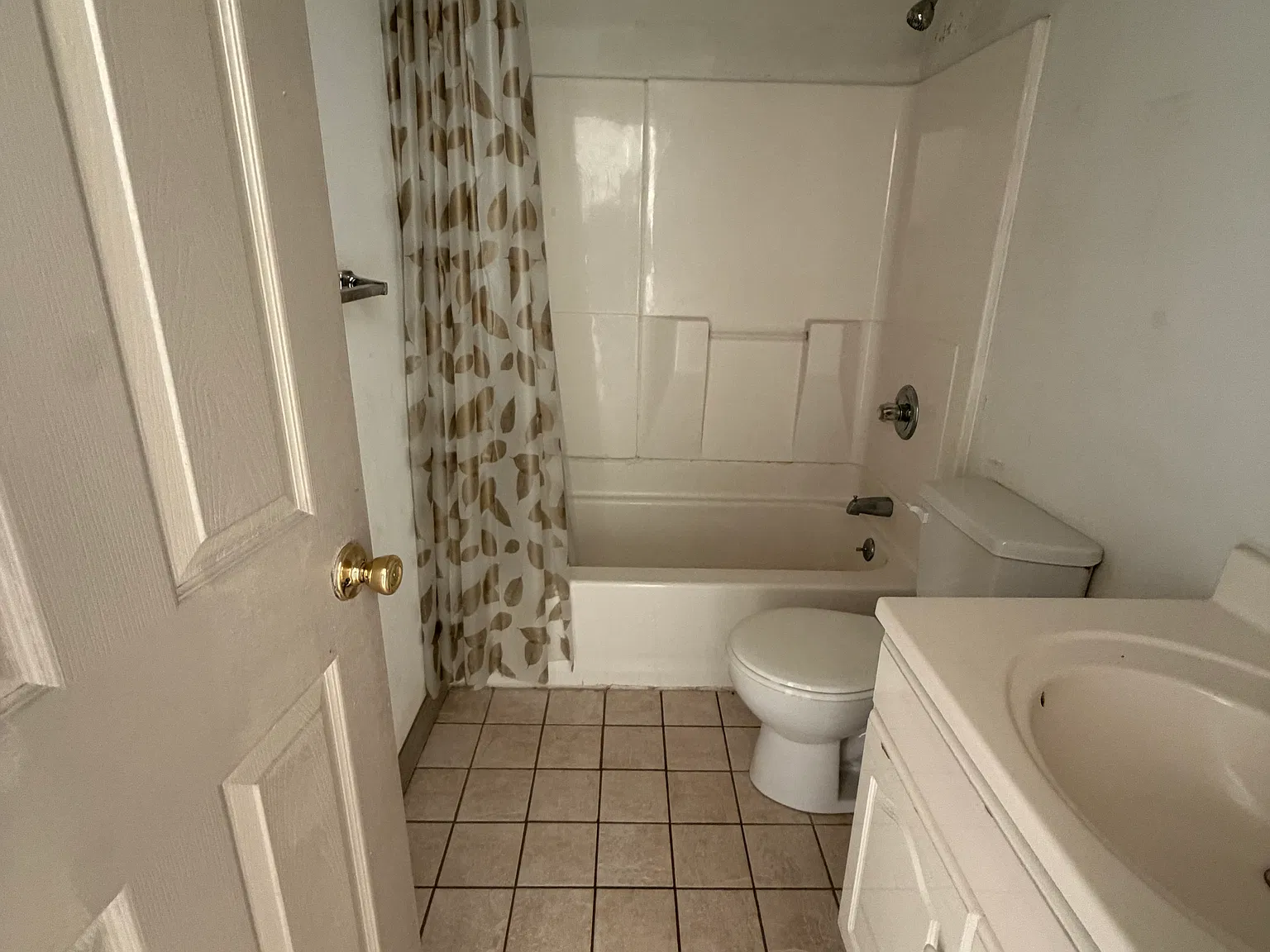 2 bed, 700 sqft, $1,000 — Photo 4