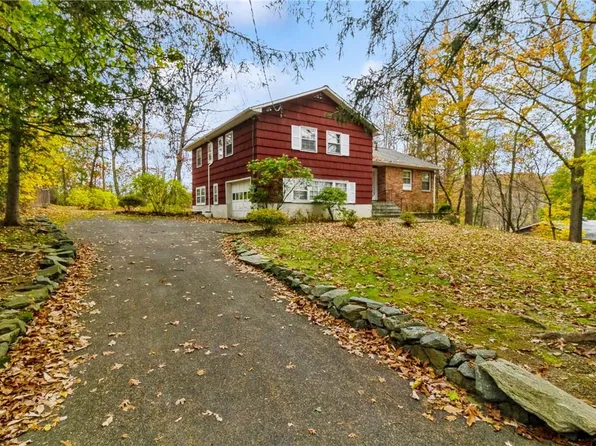 32 Parkway Drive, Cortlandt Manor, NY 10567