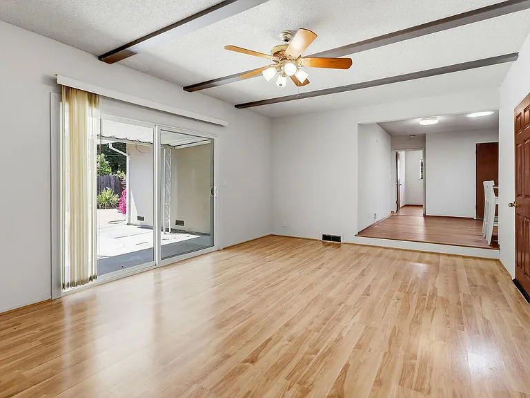 1571 Finch Way — Photo 17