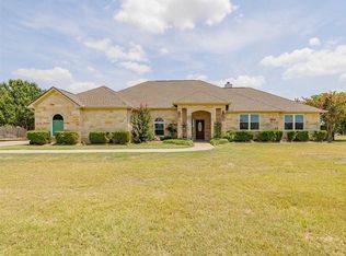 300 Comanche Cir, Hutto, TX 78634