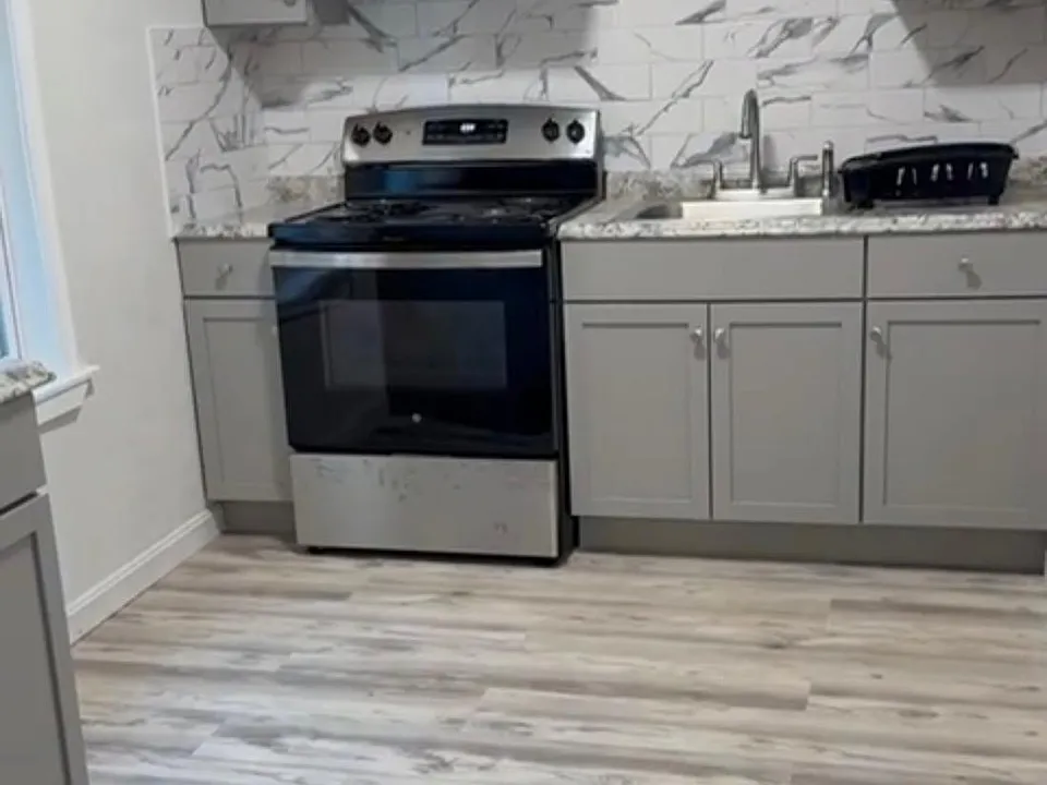 181 Division St #1W