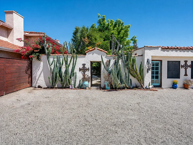 22030 Covello St #A & B — Photo 36