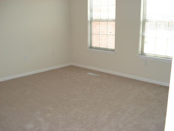Guest room with walk-in closet and private bath