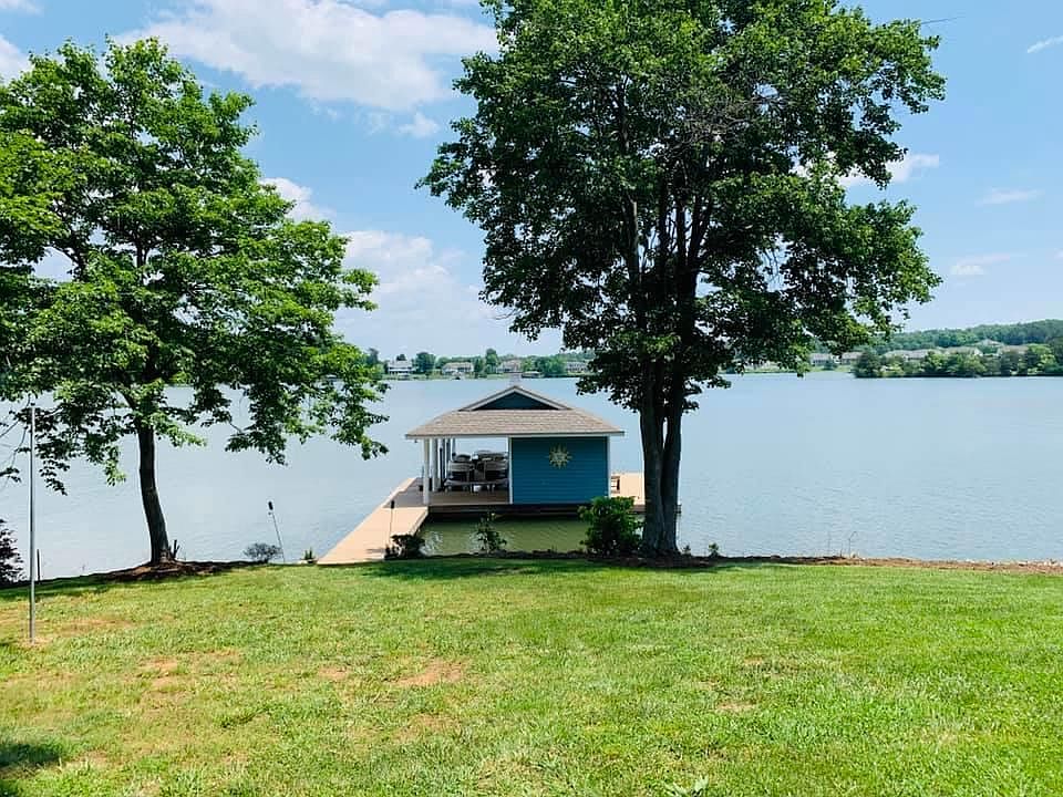1st image of 1150 Belle Isle Dr