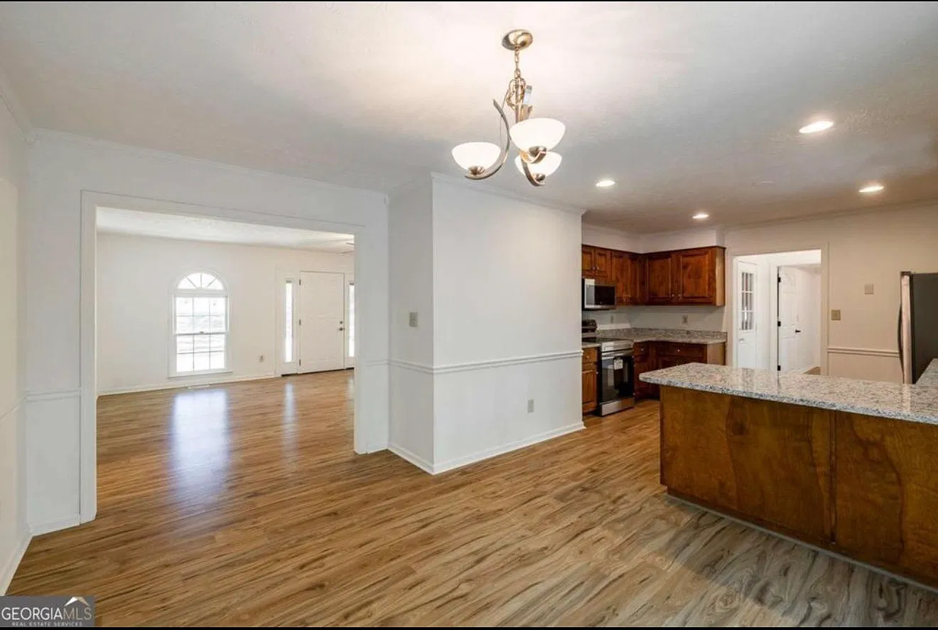 110 Covey Ln — Photo 3