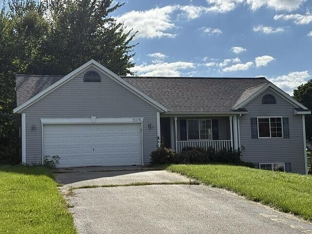 1st image of 2076 Winston View Dr NE