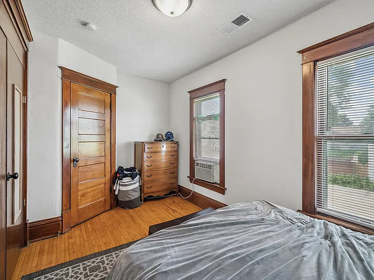 913 22nd Ave NE #FOUR PLEX — Photo 10