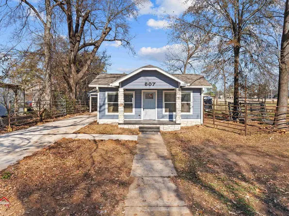807 Riverside Dr, Kilgore, TX 75662