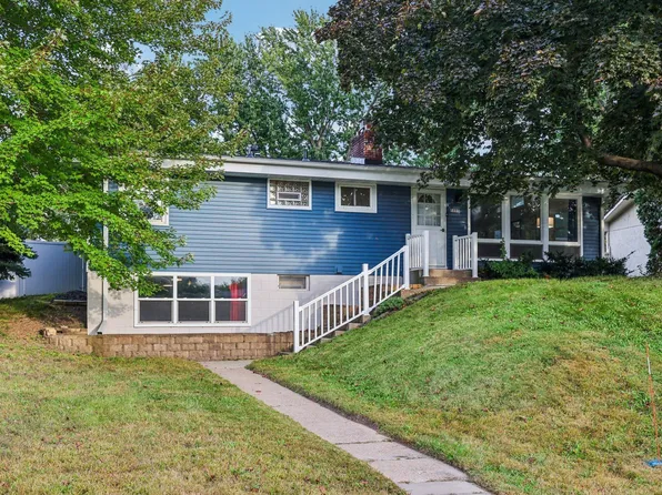 5895 Tennison Dr NE, Fridley, MN 55432