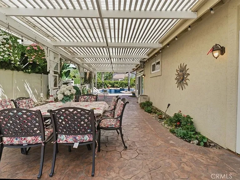 2749 Silver Oak Pl — Photo 34