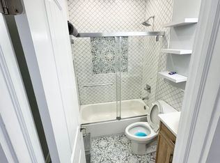216 21st St NE APT 2, Washington, DC 20002