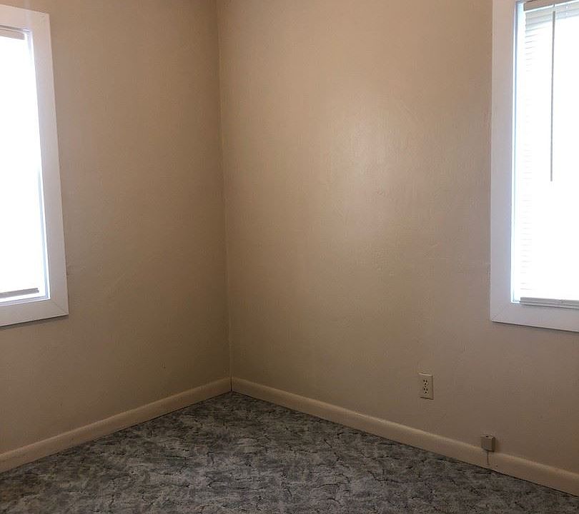 1st image of 2020 Hollis St