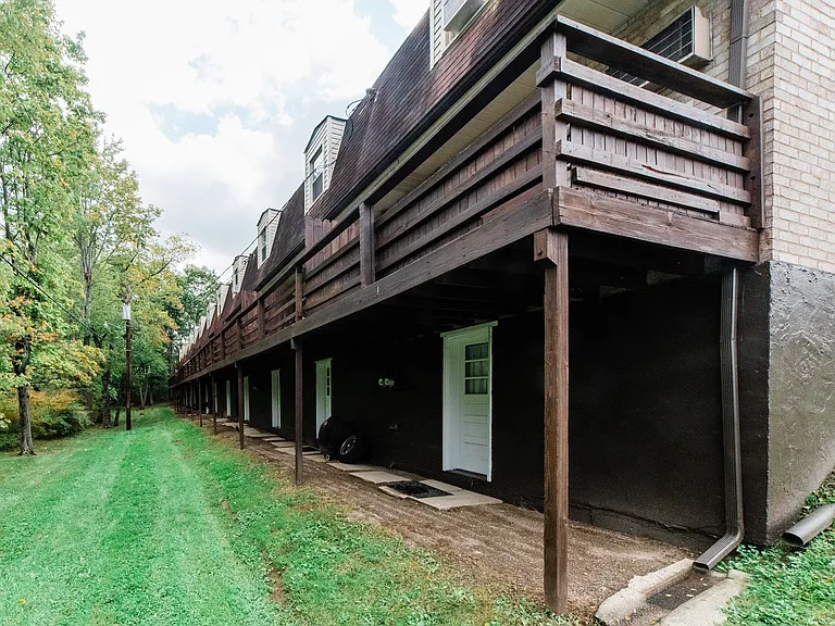 Starboard Villa Townhomes — Photo 7