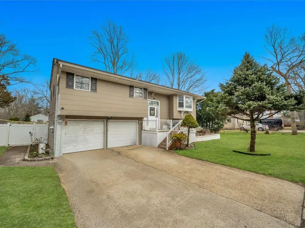 119 Magnolia Drive, Selden, NY 11784