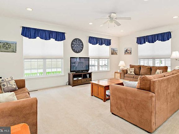 5th image of 33096 Whitney Dr