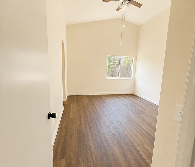 10439 River Oaks Dr — Photo 6