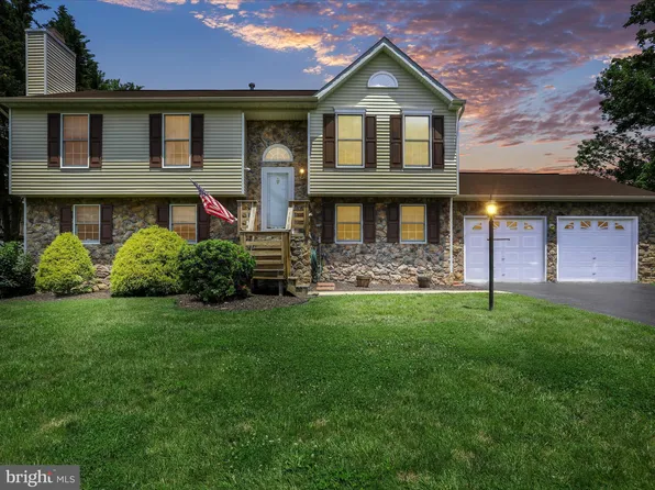 1946 Londontowne Dr, Hagerstown, MD 21740