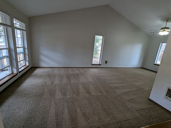 4th image of 1870 NE Monroe Ln