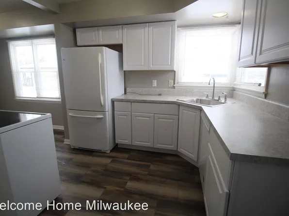 6480 N 81st St, Milwaukee, WI 53223