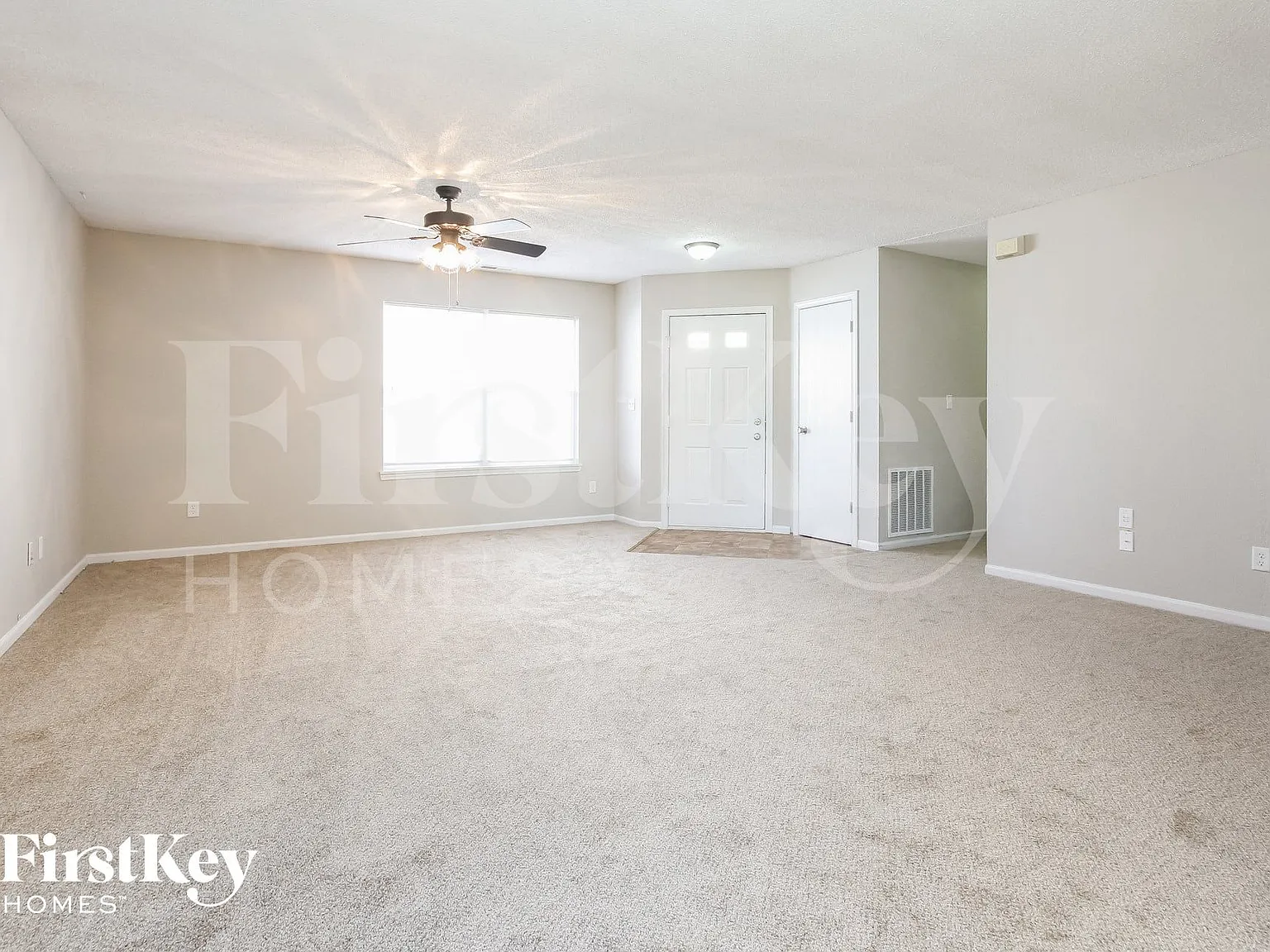 3 bed, 2.0 bath, 1194 sqft, $1,755 — Photo 2