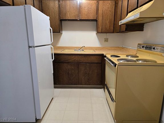 3rd image of 605 S Royal Crest Cir Unit 6