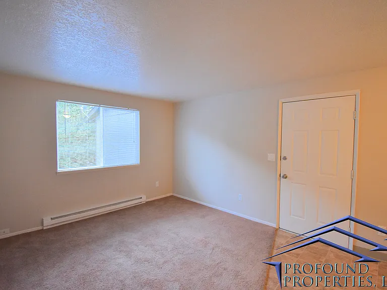 Bendemeer Court Apartments — Photo 17