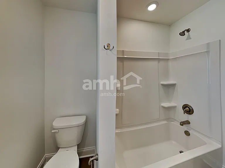 1077 Broyles Xing — Photo 18