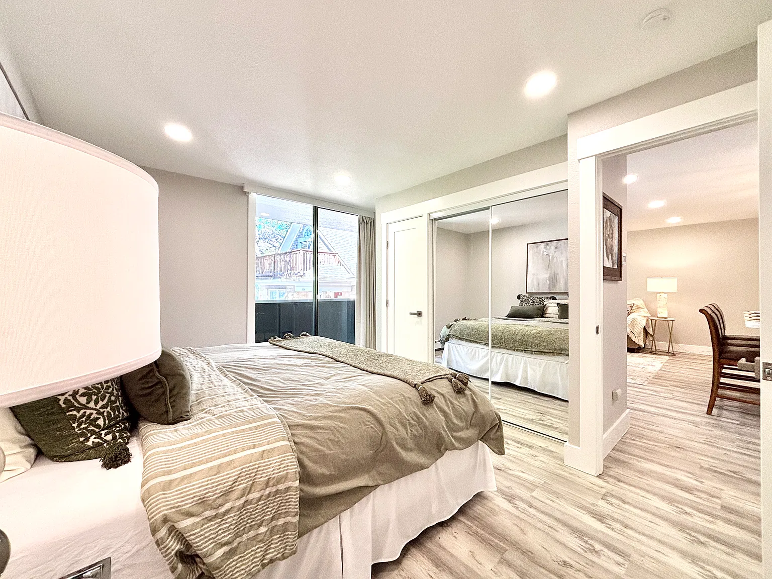 2 bed, 780 sqft, $3,295 — Photo 4