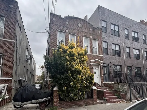 733 Hinsdale St #4, Brooklyn, NY 11207