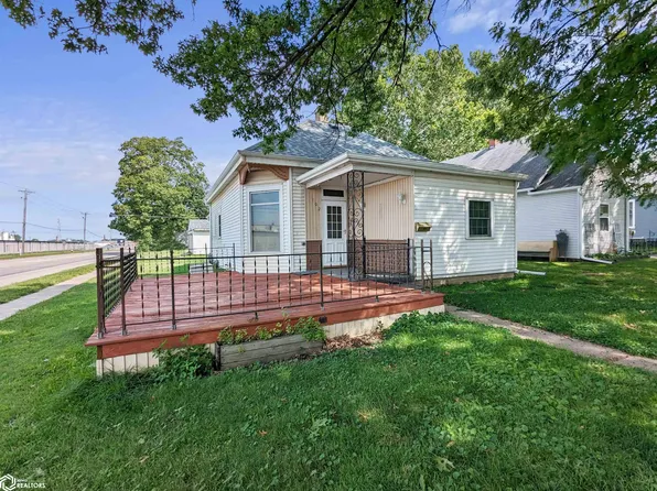 102 Ballard St, West Burlington, IA 52655