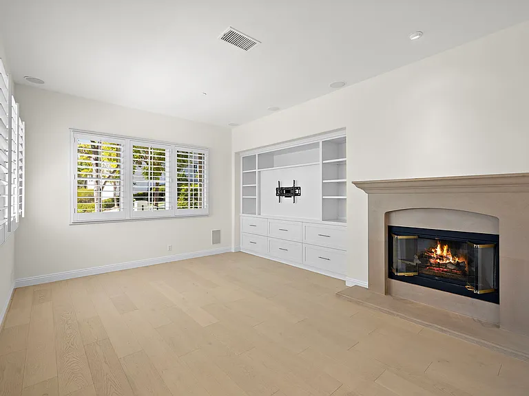 150 Sidney Bay Dr — Photo 17