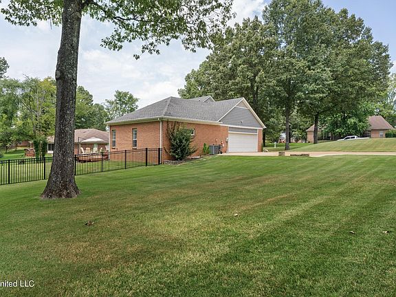 4th image of 2005 Wood Hill Dr