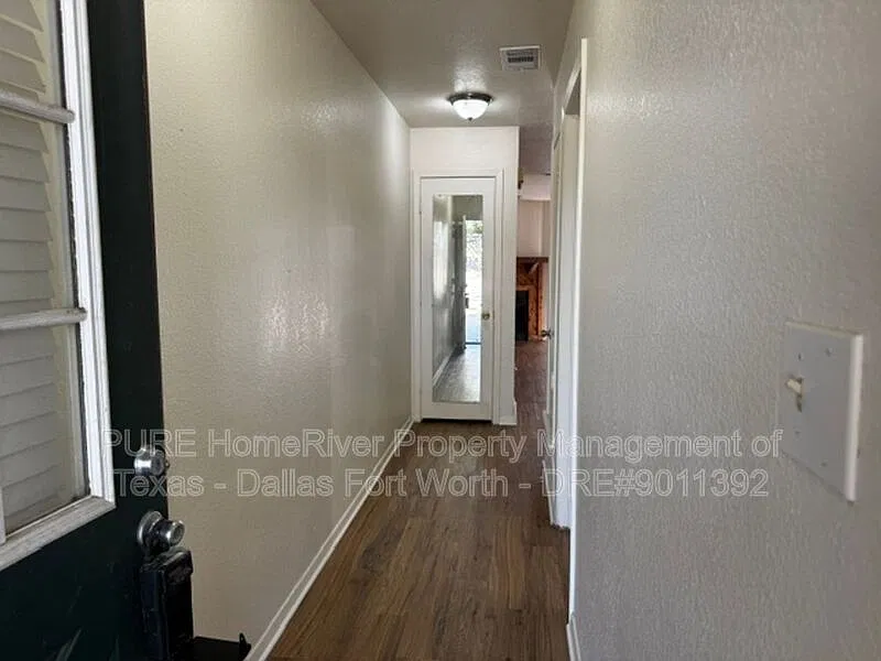 1 bed, 1.0 bath, 555 sqft, $925 — Photo 4