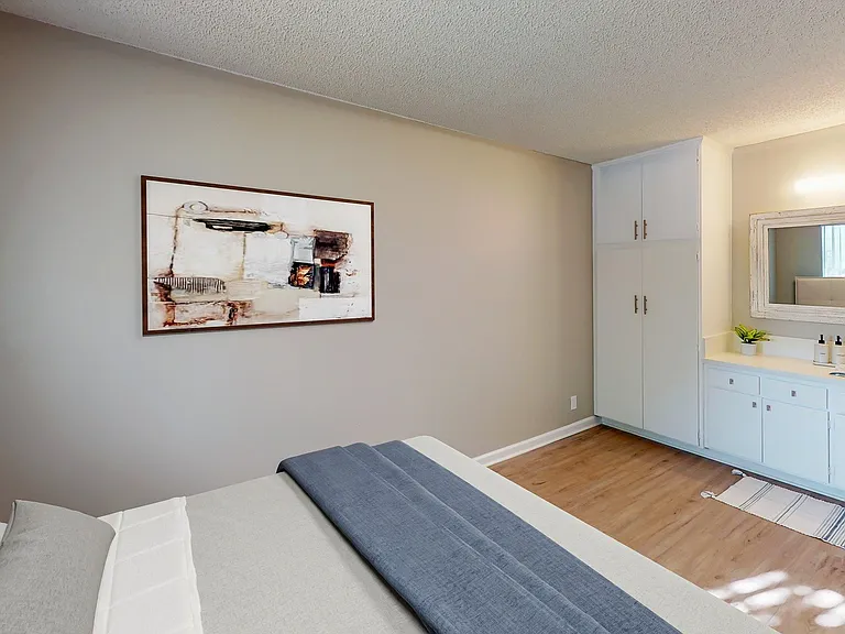 Mentone Apartments — Photo 26