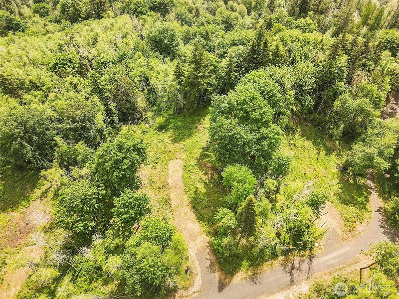 3rd image of 131 E Cascara Cove Lane