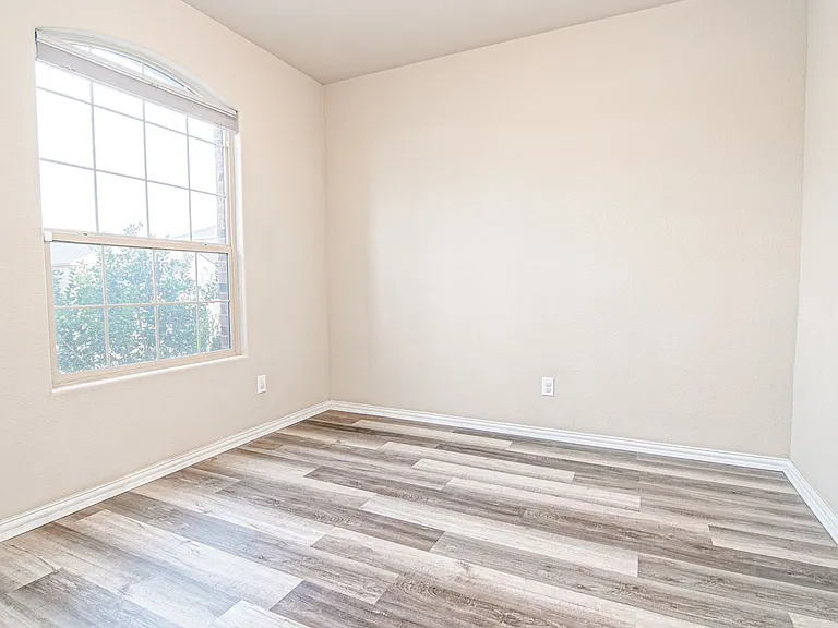 6715 Hall Of Fame Blvd — Photo 8